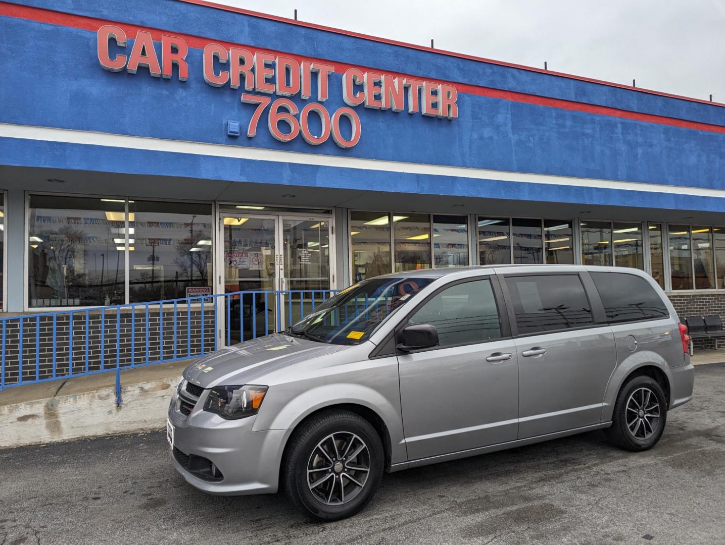 2019 SILVER Dodge Grand Caravan GT (2C4RDGEG7KR) with an 3.6L V6 DOHC 24V engine, 6A transmission, located at 7600 S Western Ave., Chicago, IL, 60620, (773) 918-3980, 0.000000, 0.000000 - Photo#1